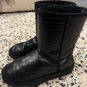 UGG Classic Short Croc Black Embossed Leather Boots, Women's Size 6